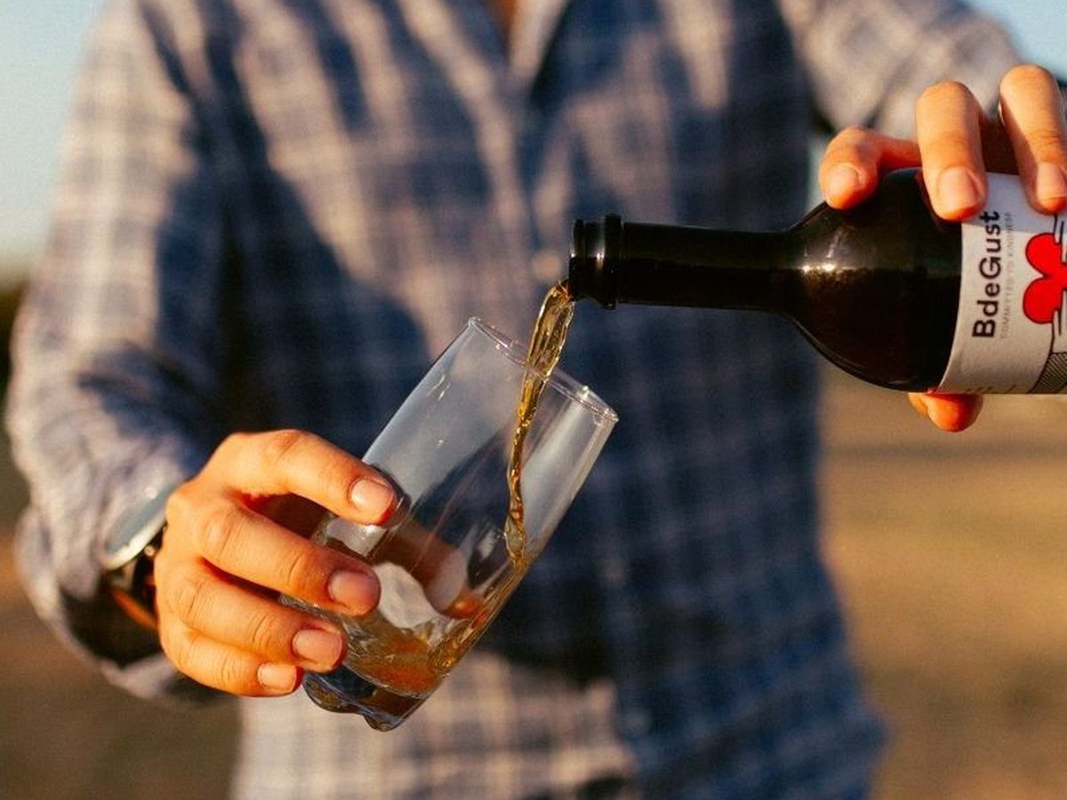 Tast de cervesa solidària en una masia del segle XVI