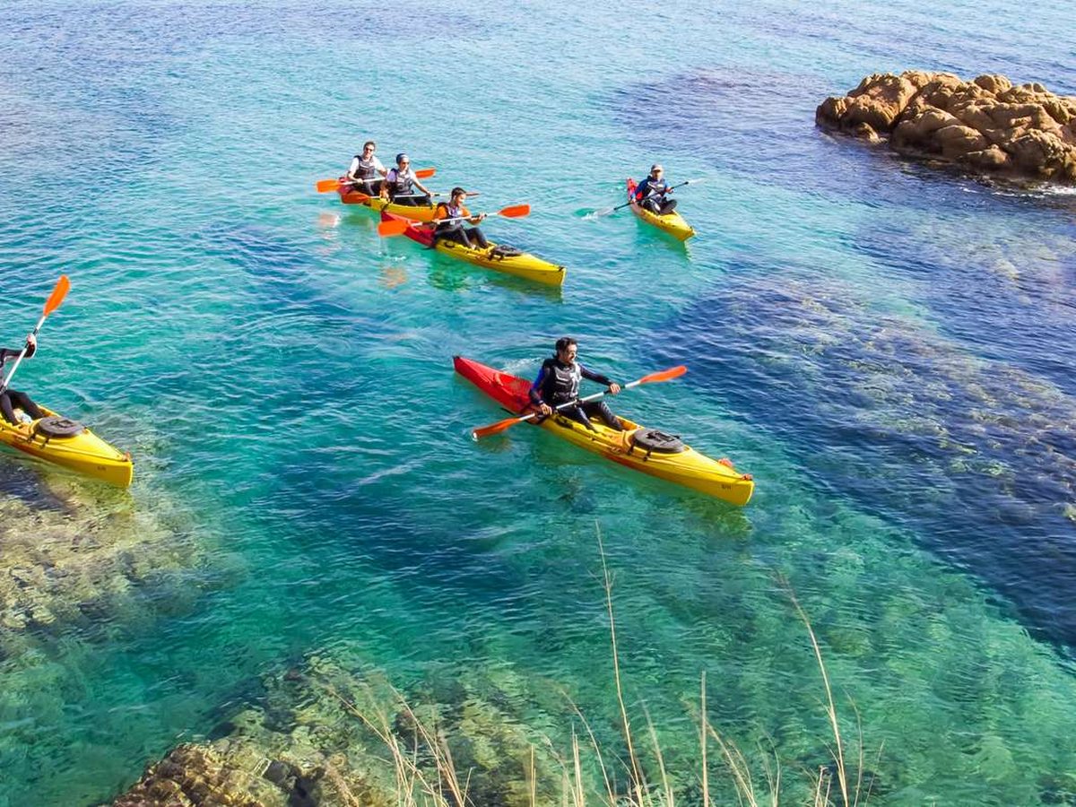 Ruta en kayak i snorkel per coves marinas