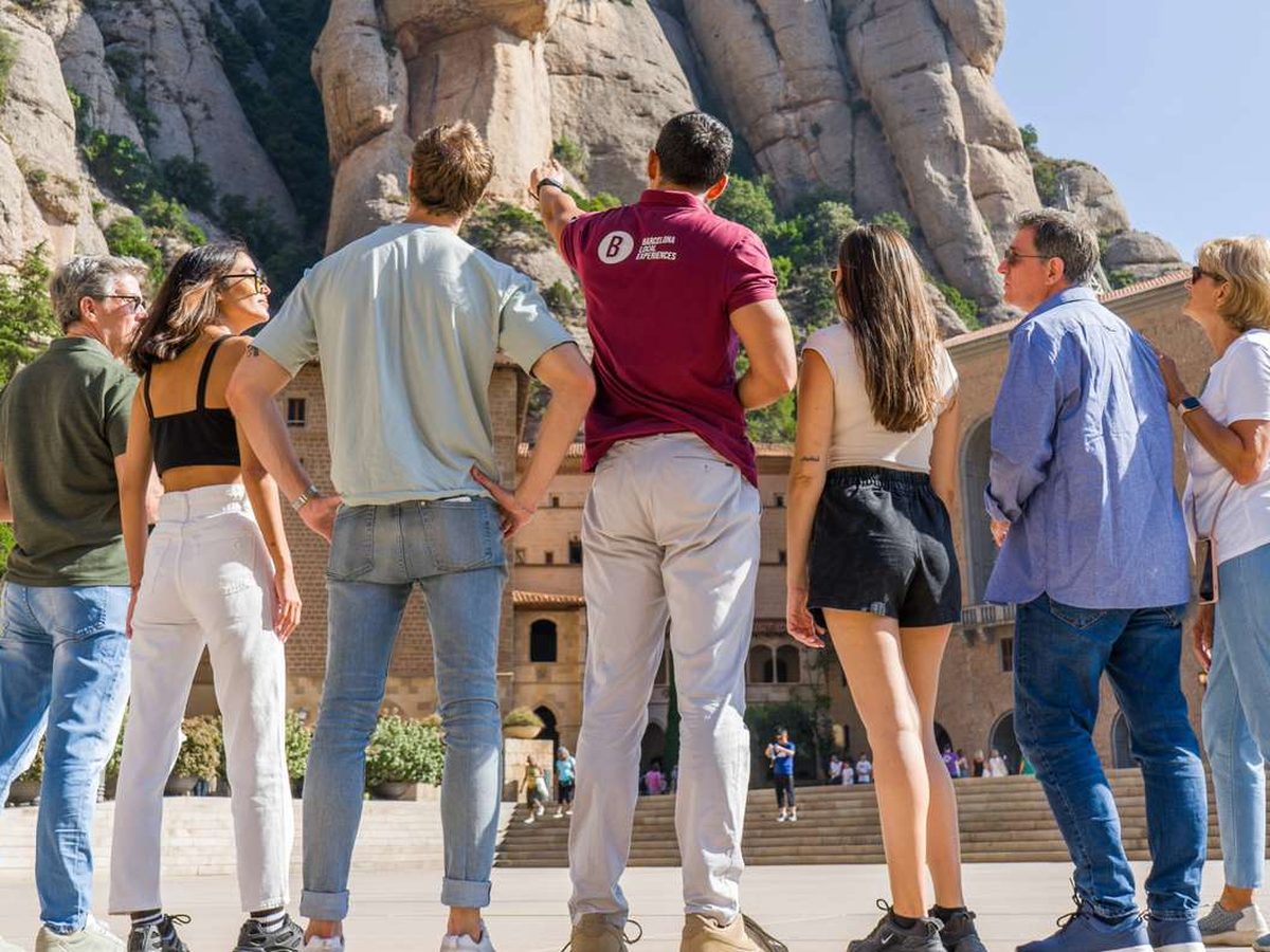 Visita guiada de mig dia en grupo pequeño per Montserrat