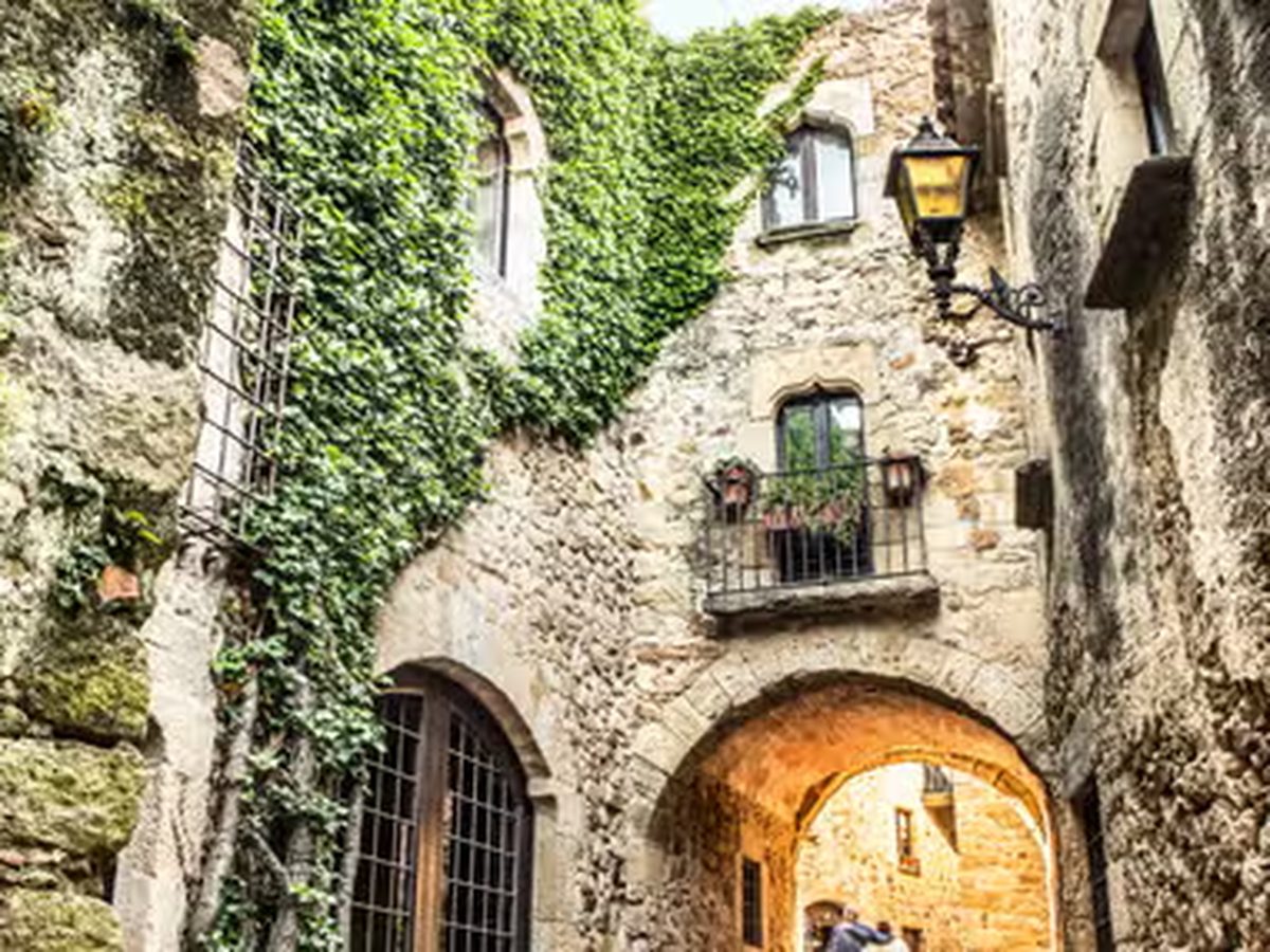Ruta per la Costa Brava i els pobles medievals des de Girona