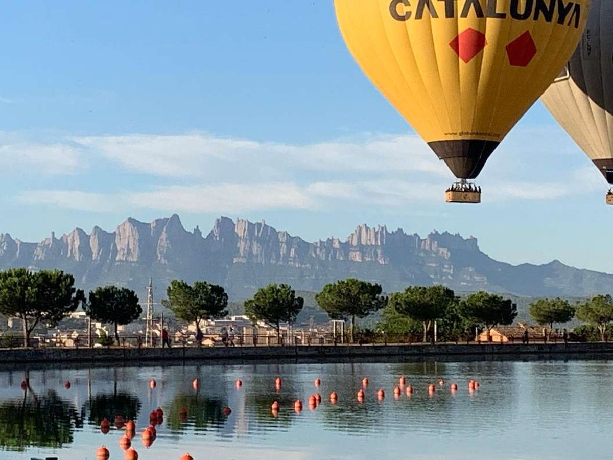 Vista panoràmica de Montserrat i transport des de Barcelona